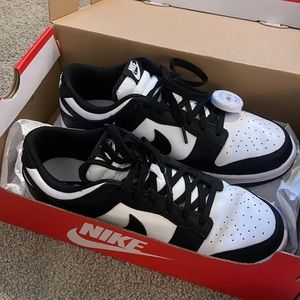 Women’s 9 Black/White W Nike Dunk Low Panda